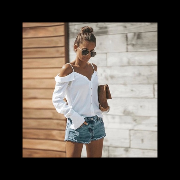 CLASSY OFF SHOULDER  1 left - Picture 2 of 8